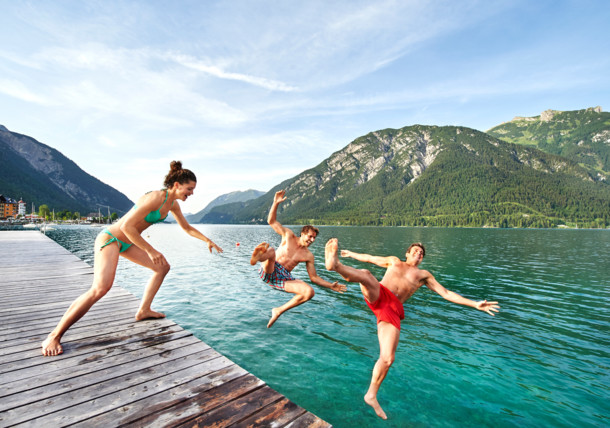     Swimming at the jetty in Pertisau / Lake Achensee